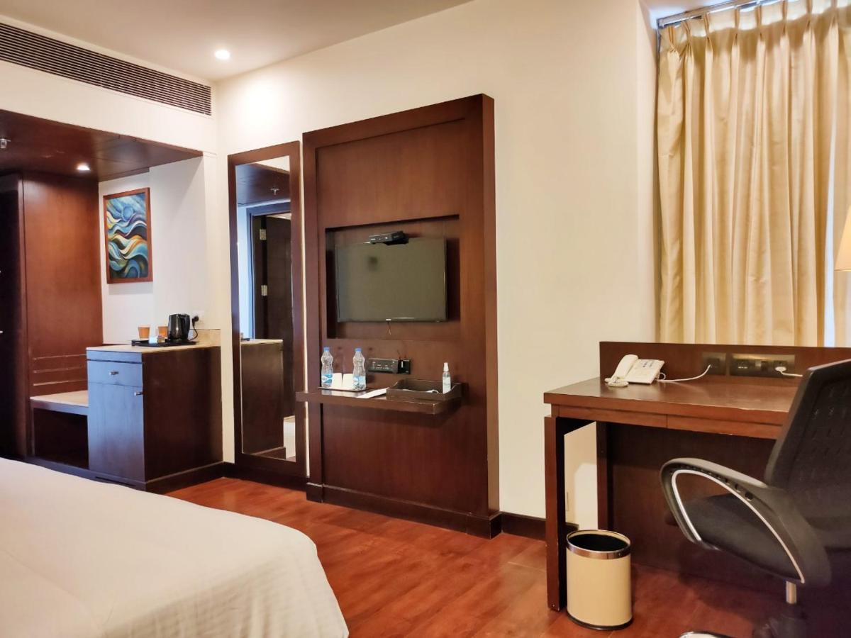 Country Inn & Suites By Radisson, Bhiwadi Exteriör bild